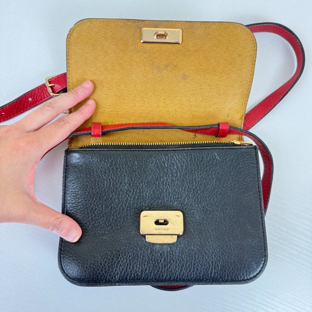 Vintage Coach Pebbled Leather Crossbody Bag - Picture 9 of 11